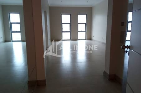 Attractive! 3 Bedrooms + Maids Room with Parking!! Attractive! 3 Bedrooms + Maids Room with Parking!!