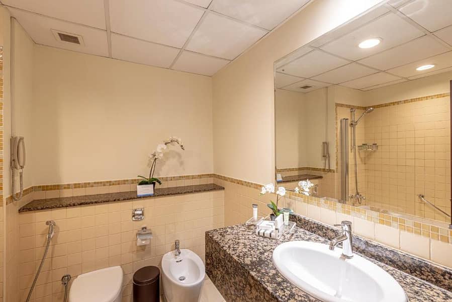 Best Deal | Prime Location | Fully Furnished - Image 11