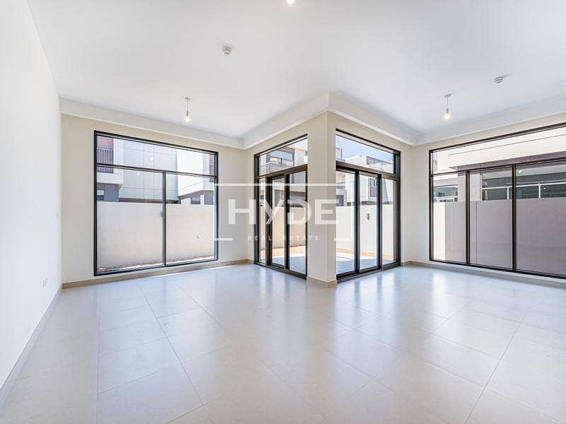 4 Ensuite Bed Villa | Beach Style Lagoon