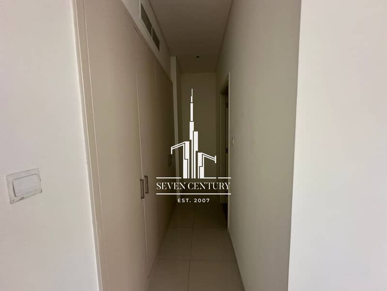 Spacious Layout | Vacant Villa | Amazing Location - Image 6