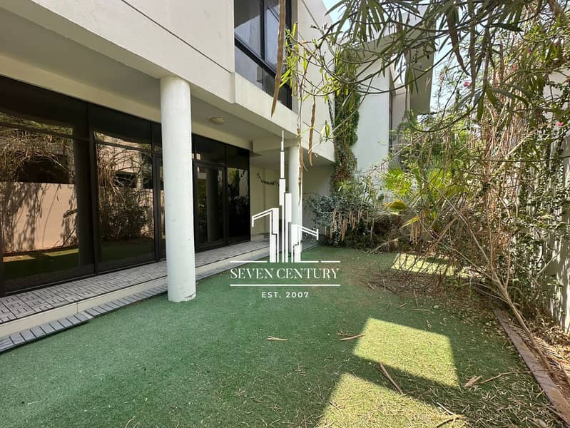 Spacious Layout | Vacant Villa | Amazing Location - Image 16