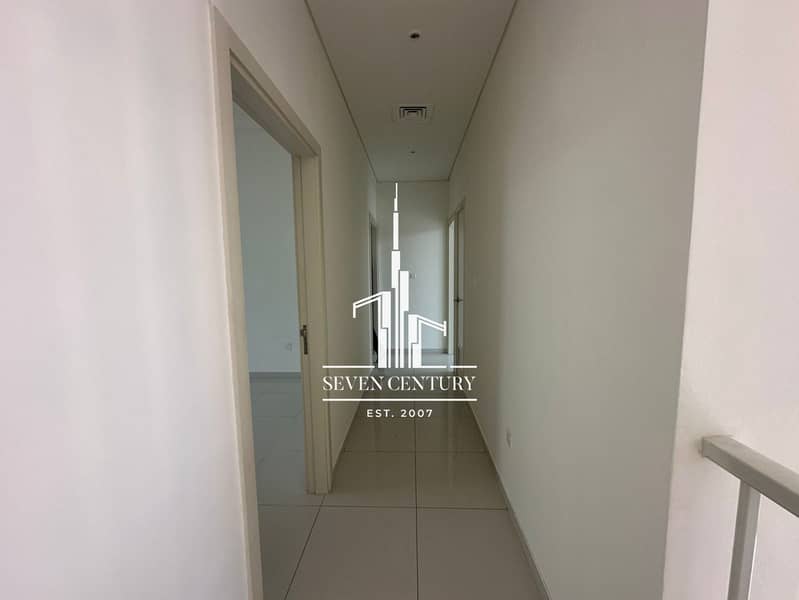 Spacious Layout | Vacant Villa | Amazing Location - Image 18