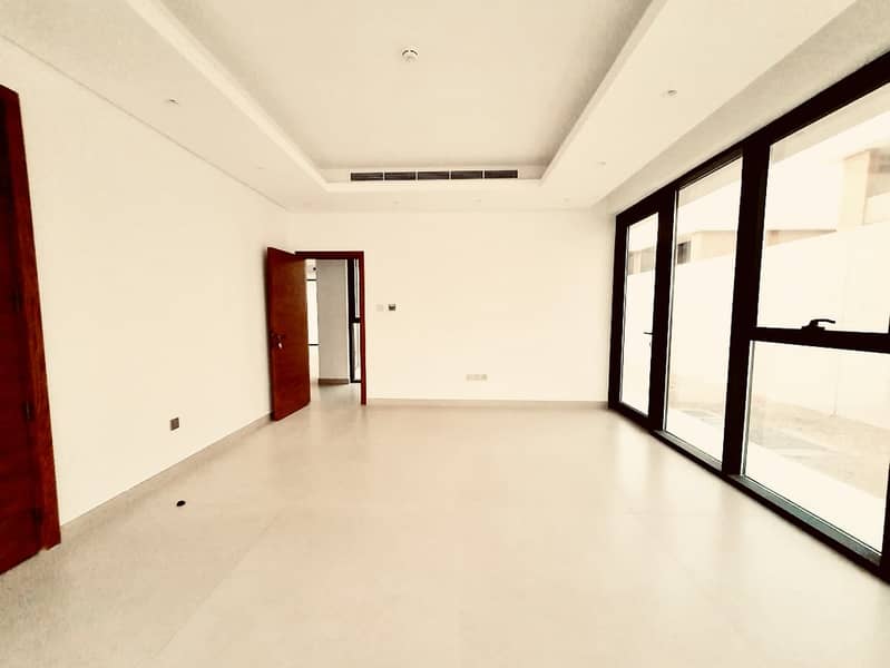4 3dff8153-67ad-472c-8b24-ffe08144609c. jpg