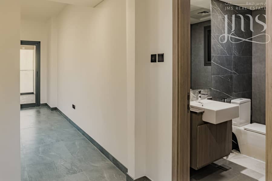 5 3 Bedroom  Type A warm lights26. jpg
