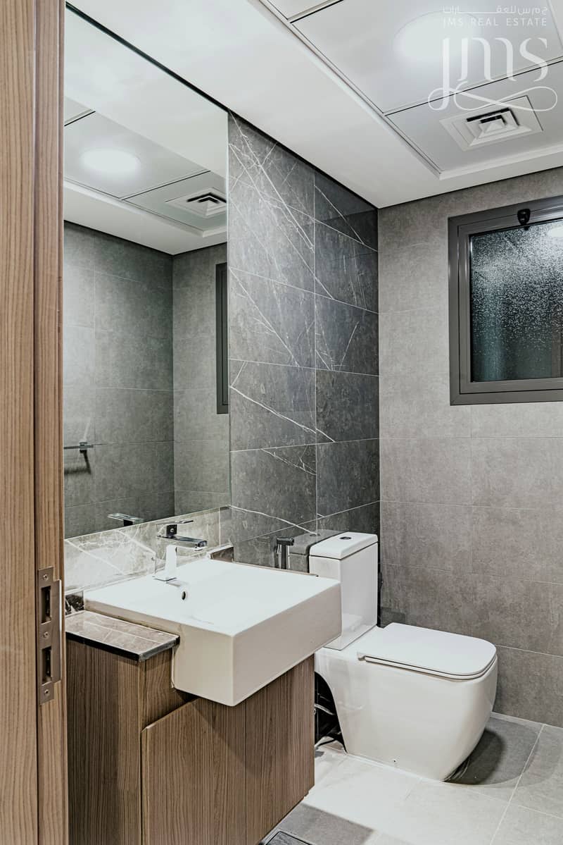17 3 Bedroom  Type A warm lights27. jpg