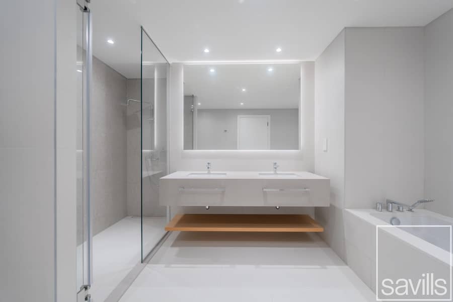 Keys in Hand | Panoramic Sea Views | Good Layout - Image 8