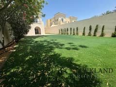 فیلا في غدير 1،غدیر،البحيرات 3 غرف 10000000 درهم - 13096256