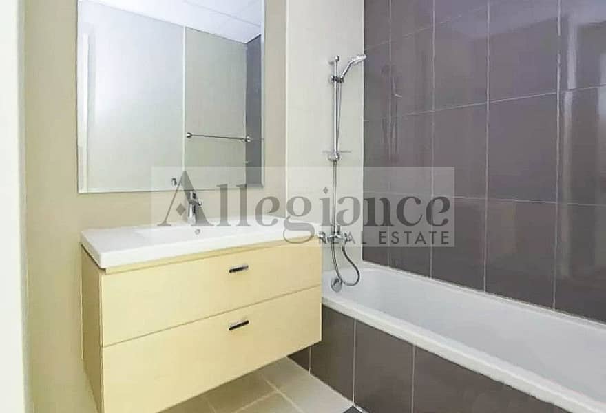 Excellent Condition | Close to Community Centre - Image 11