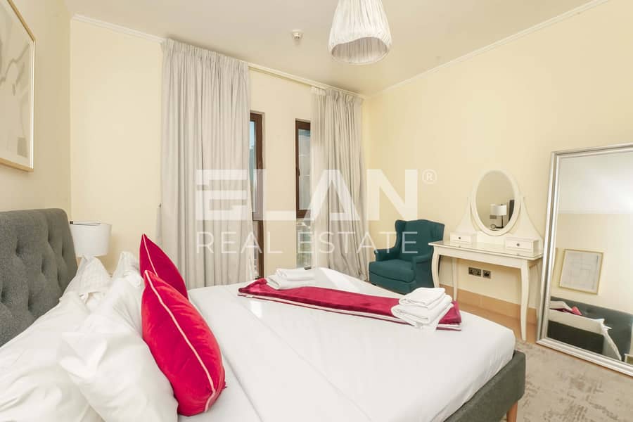 Spacious Unit | Pool View | Fully Furnished - Image 9