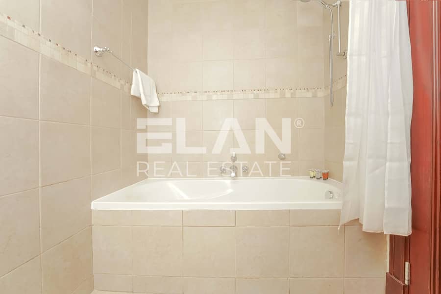 Spacious Unit | Pool View | Fully Furnished - Image 14