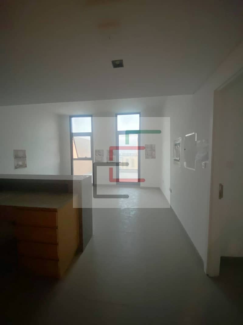 6 Hall. jpg
