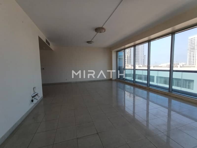 NO COMMISSION || BRIGHT & SPACIOUS HALL || MODERN KITCHEN || HUGE BALCONY