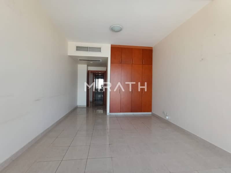 NO COMMISSION || BRIGHT & SPACIOUS HALL || MODERN KITCHEN || HUGE BALCONY - Image 7