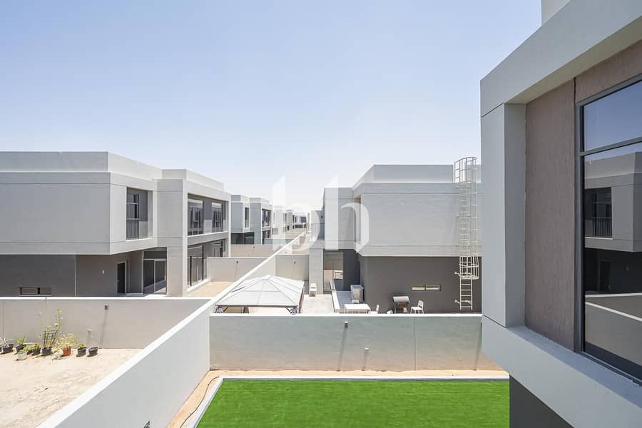 Landscaped Garden | Under Warranty | Close to Pool