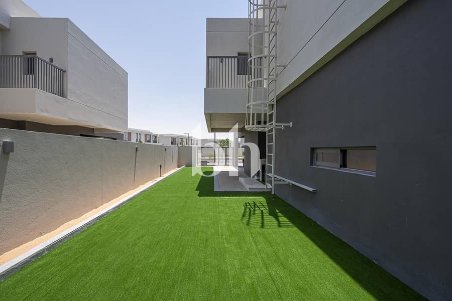 Landscaped Garden | Under Warranty | Close to Pool - Image 24