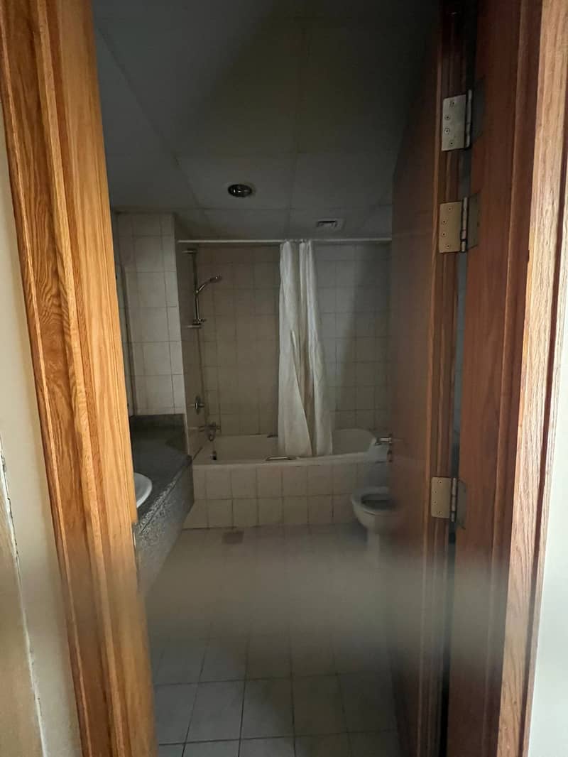 Spacious 2BR | Largest Layout | Prime Location - Image 6