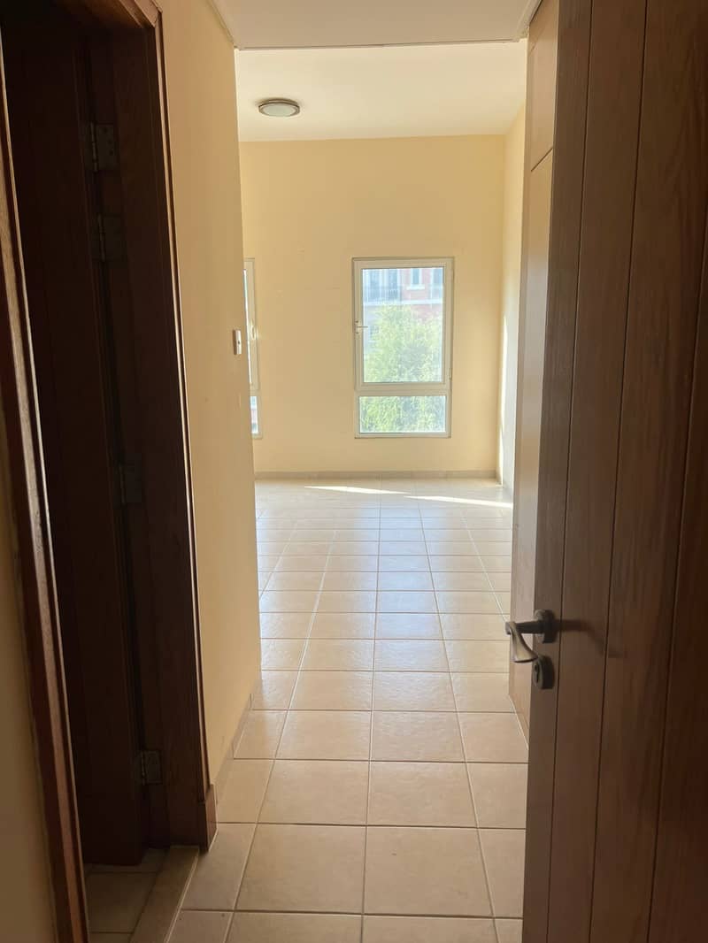 Spacious 2BR | Largest Layout | Prime Location - Image 10