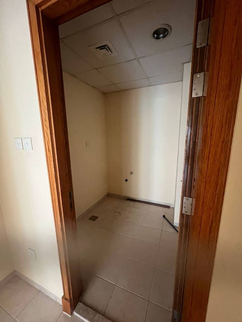 Spacious 2BR | Largest Layout | Prime Location - Image 12