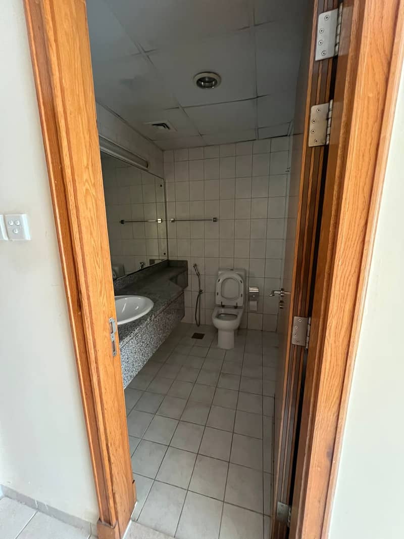 Spacious 2BR | Largest Layout | Prime Location - Image 14