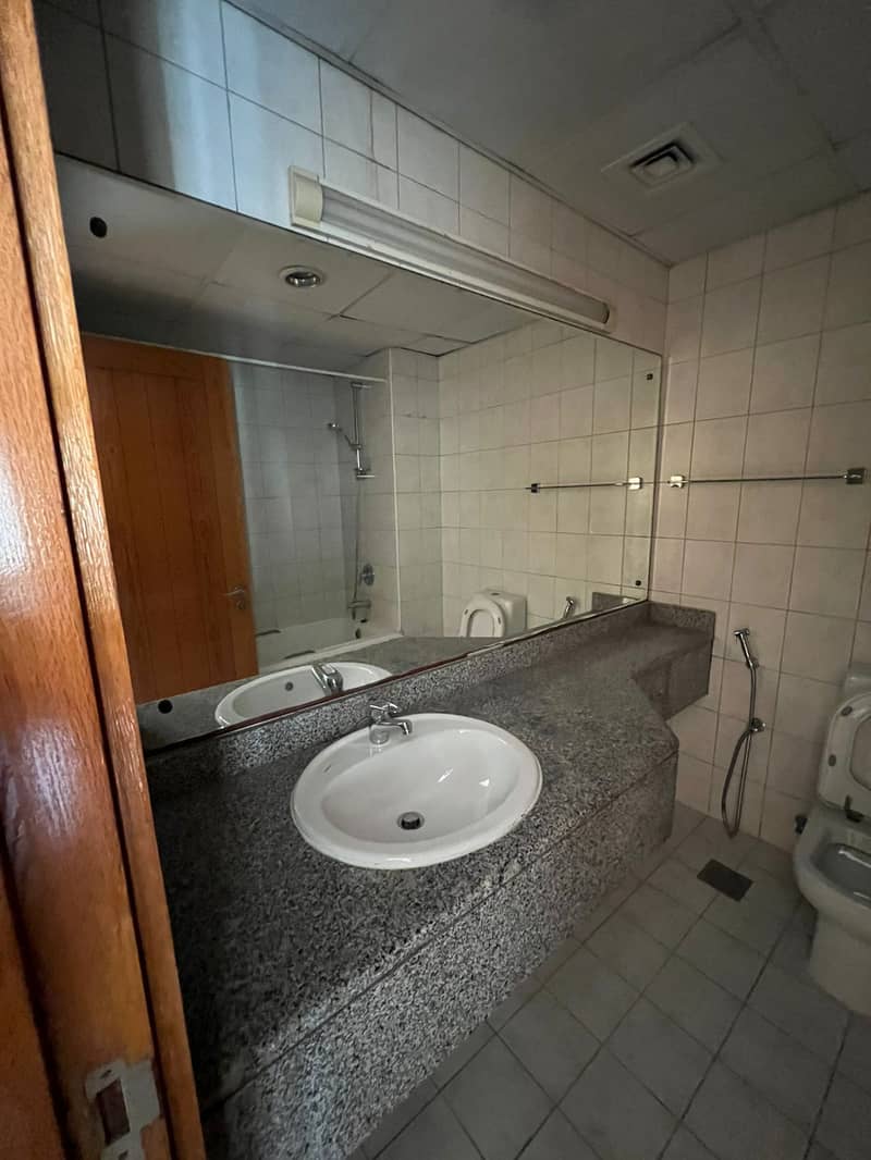 Spacious 2BR | Largest Layout | Prime Location - Image 15