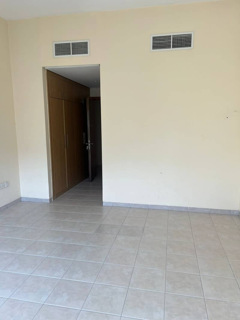 Spacious 2BR | Largest Layout | Prime Location - Image 16