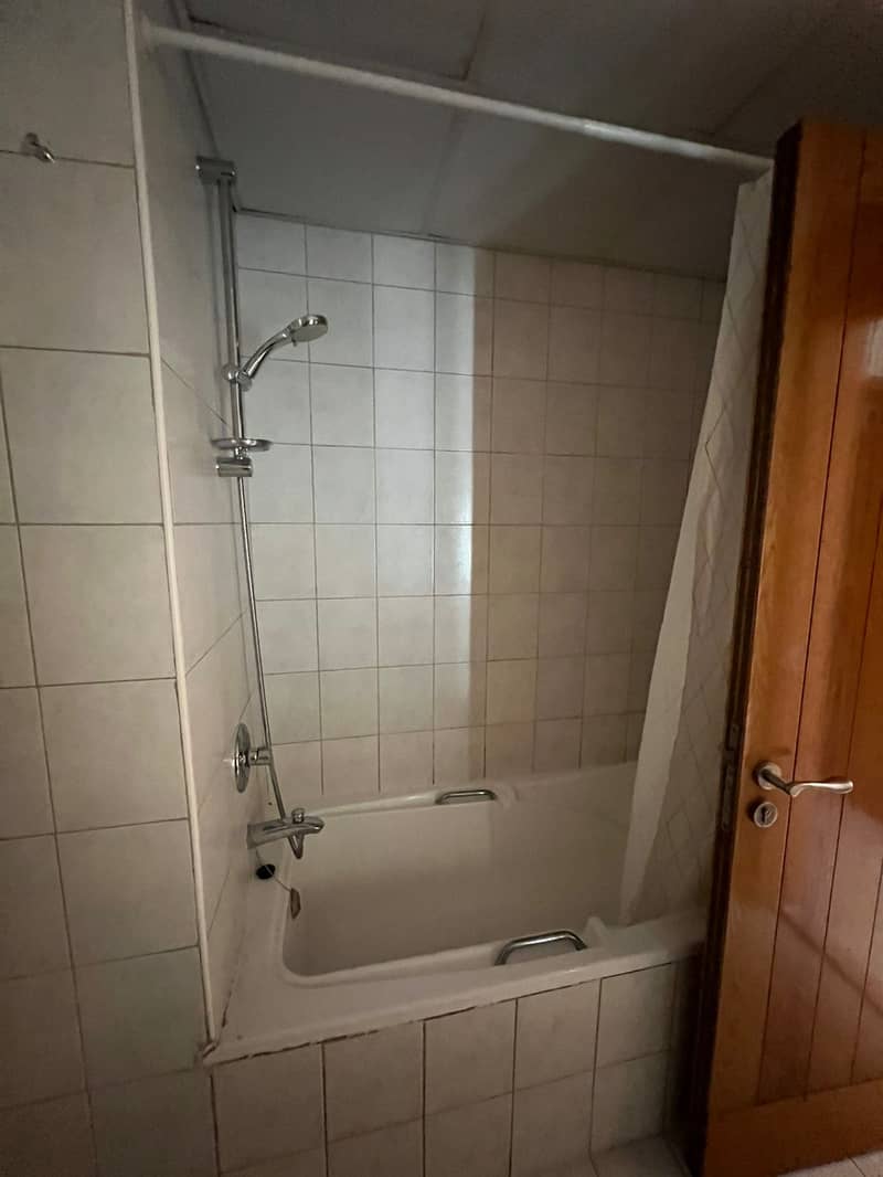 Spacious 2BR | Largest Layout | Prime Location - Image 18