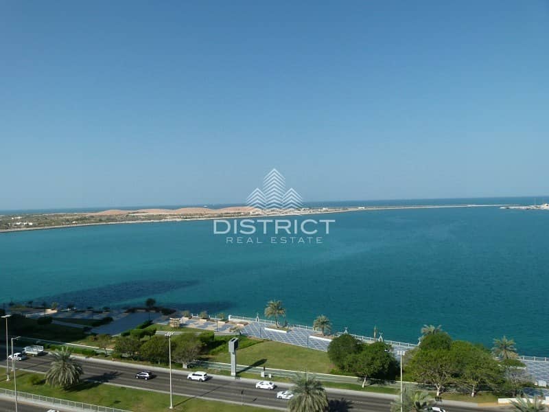 4 Cheques Vacant 4 BR Apartment Sea View