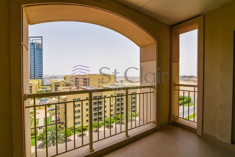 Best Price! 1 Bwith Internal Community View