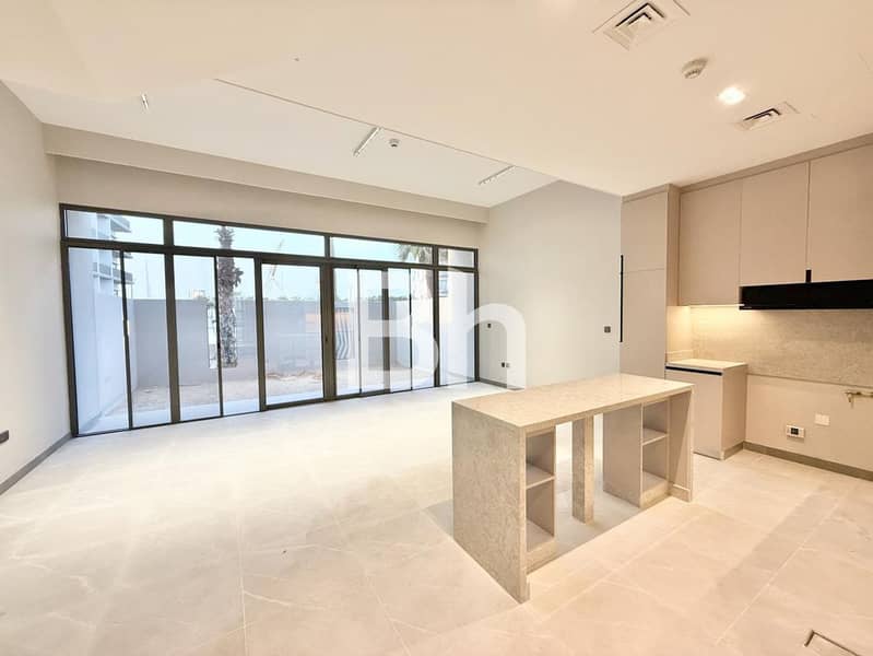 Prime Location | Burj View | Single Row