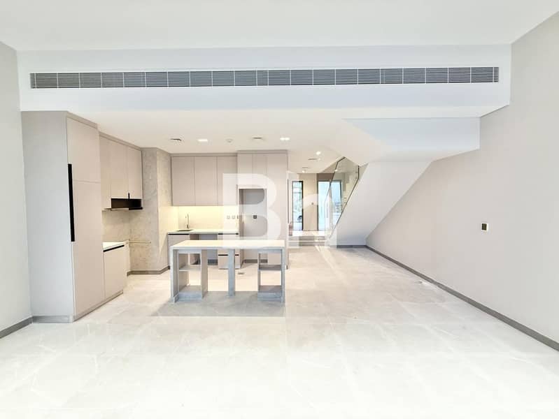 Prime Location | Burj View | Single Row