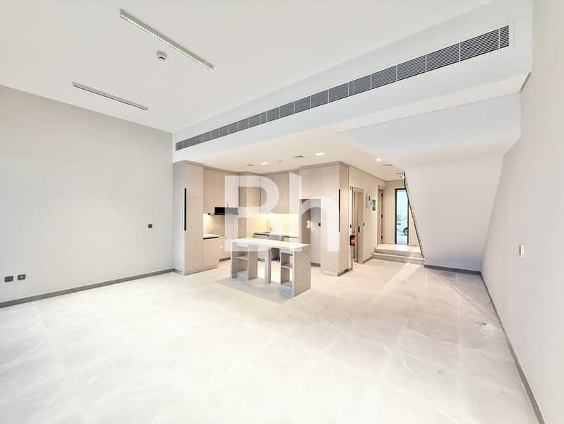 Prime Location | Burj View | Single Row