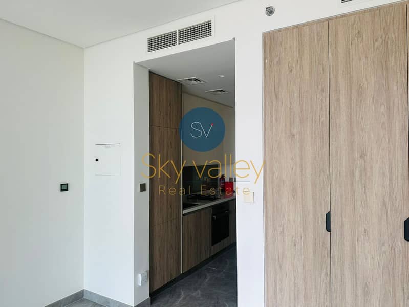 Modern Studio | Vacant | Canal View | Business Bay