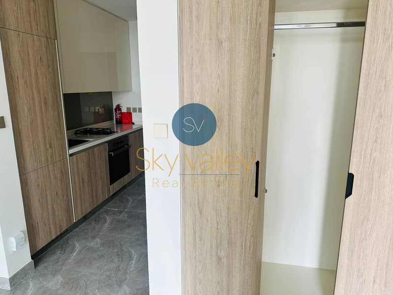 Modern Studio | Vacant | Canal View | Business Bay - Image 7