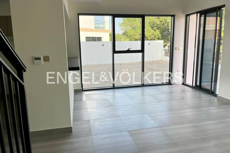 Motivated Seller | Close to Pool | Modern - Image 6