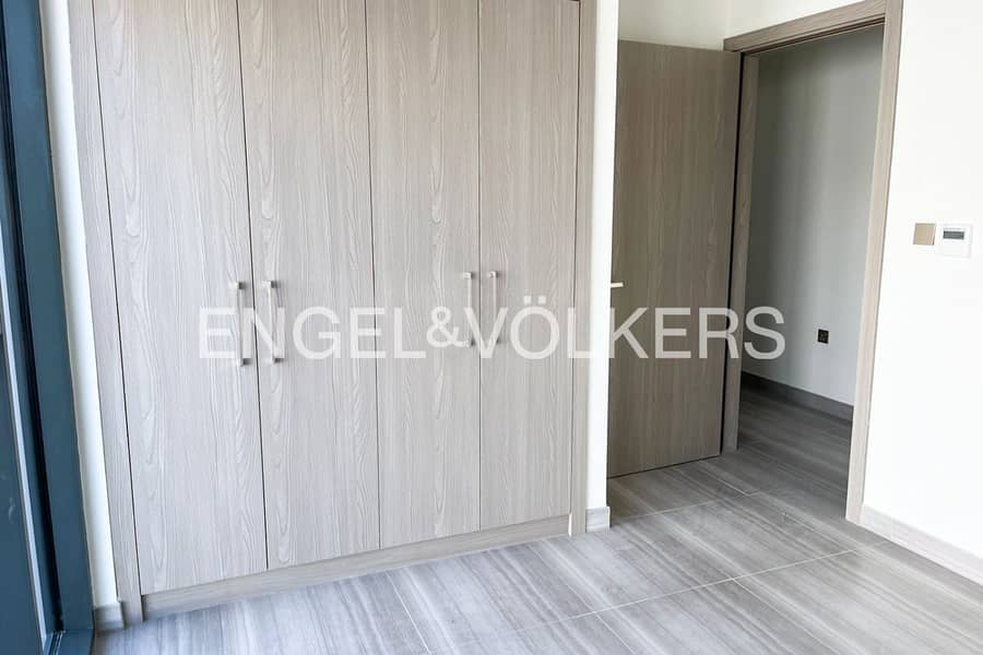 Motivated Seller | Close to Pool | Modern - Image 11