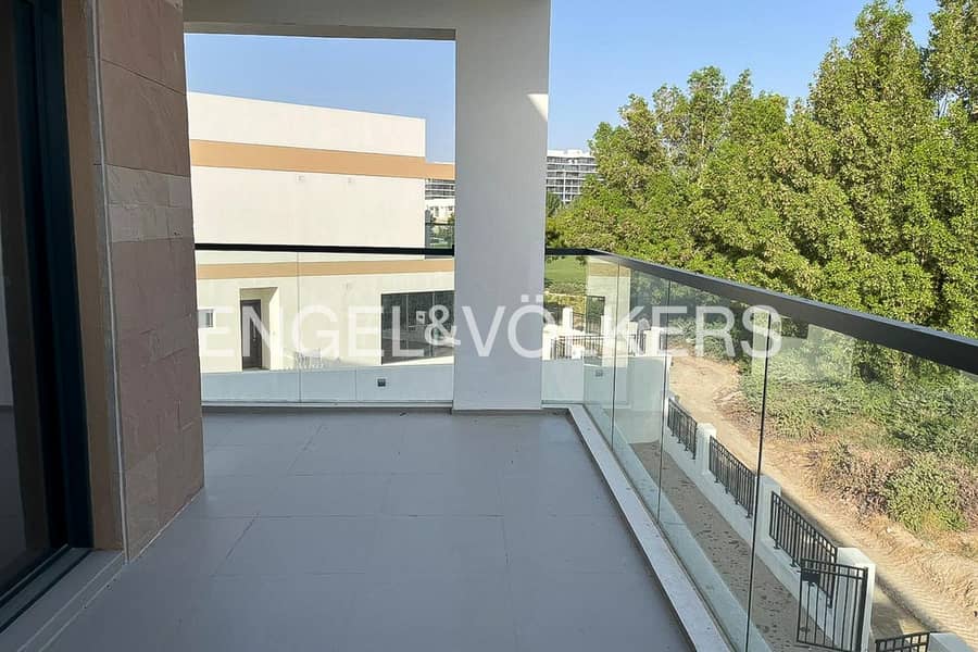 Motivated Seller | Close to Pool | Modern - Image 14