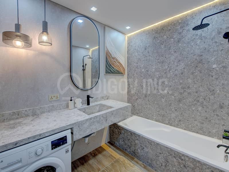 High floor | Full Lake View | Luxury Upgraded - Image 8