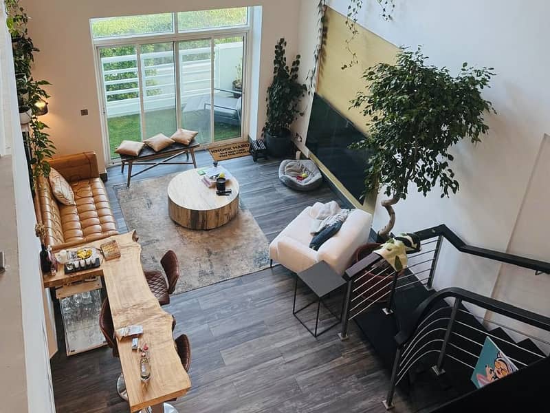 UPGRADED - FURNISHED -2 BR+M - LAKE VIEW