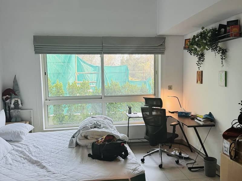 UPGRADED - FURNISHED -2 BR+M - LAKE VIEW