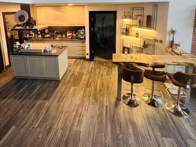 UPGRADED - FURNISHED -2 BR+M - LAKE VIEW - Image 6