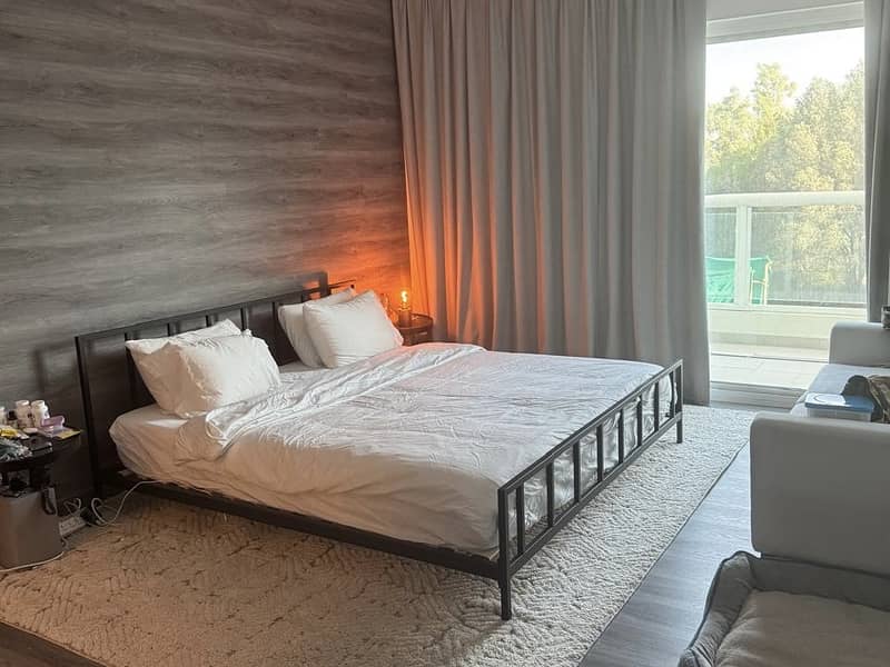 UPGRADED - FURNISHED -2 BR+M - LAKE VIEW - Image 18