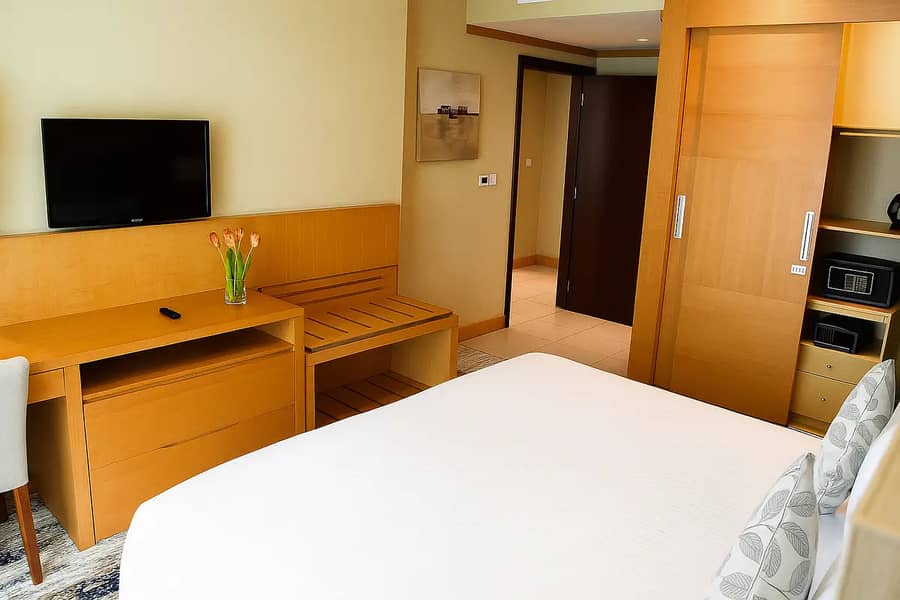 Stunning View I Furnished Apartment I Spacious I Metro Access