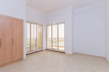 Well-kept and Spacious Unit with Balcony Well-kept and Spacious Unit with Balcony