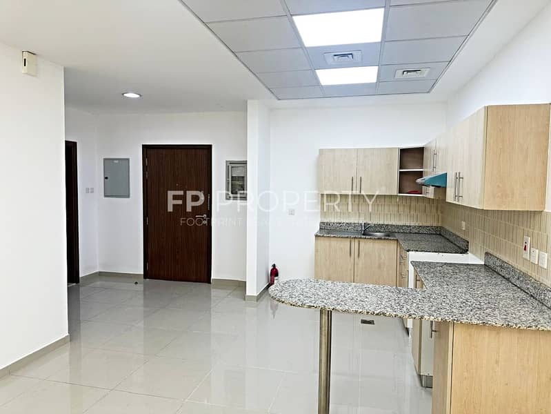 Spacious , Bright And Biggest Size of 1BR - Ready