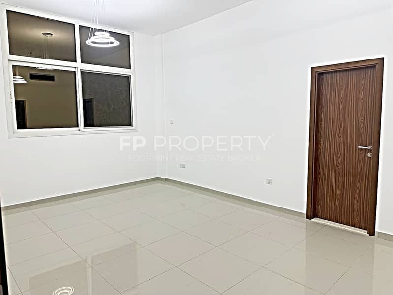 Spacious , Bright And Biggest Size of 1BR - Ready