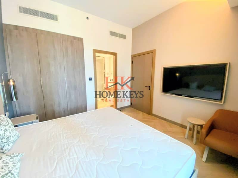 High-End amenities Furnished 1 BHK Apartment || Free Chillers & Internet || All Bills Included