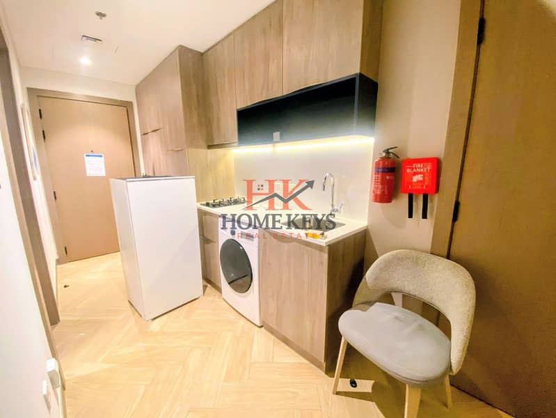 High-End Furnishing || Free Chillers & Internet || Panoramic Sea View || All Bills Included - Image 7