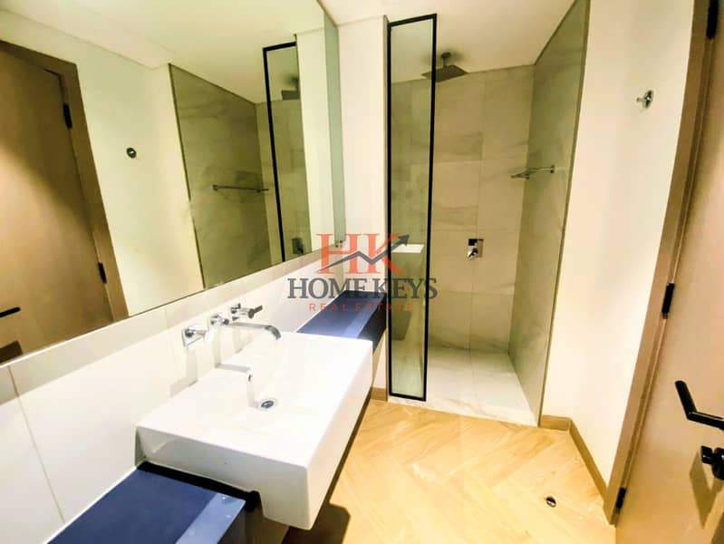 High-End Furnishing || Free Chillers & Internet || Panoramic Sea View || All Bills Included - Image 9