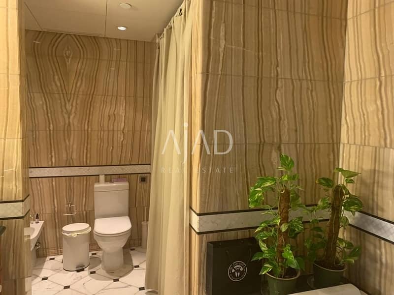 9 Bathroom Looking at Toilet. jpg
