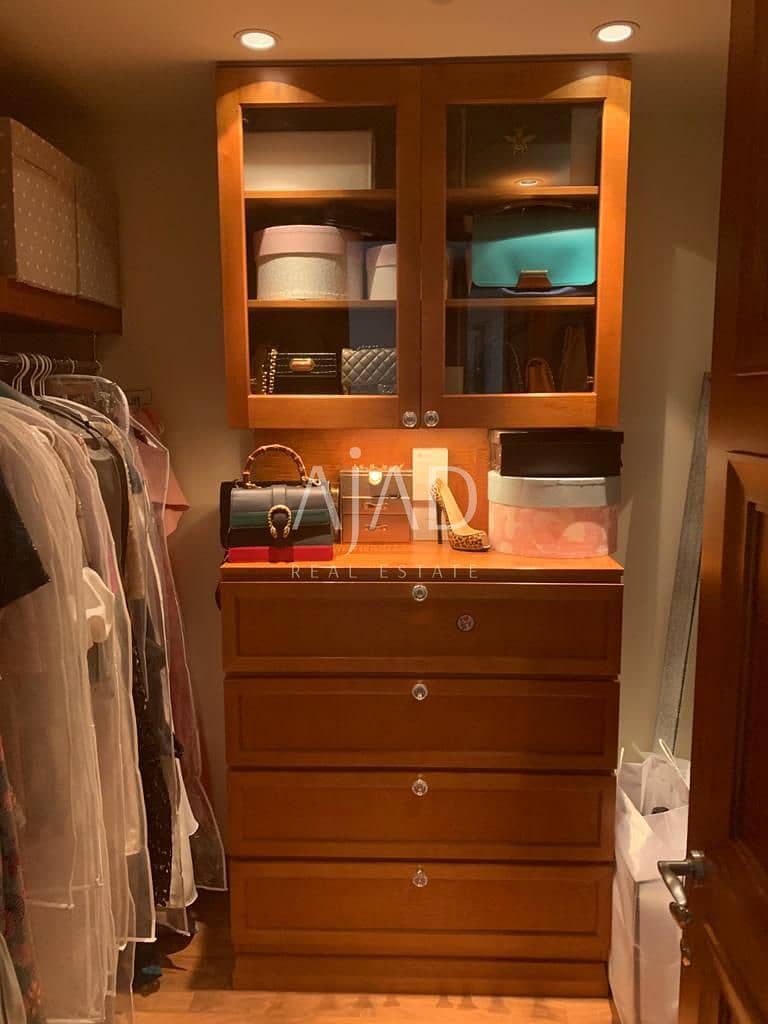 10 Walking Closet next to the Bedroom - Rightside. jpg
